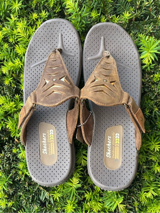Skechers Shoes - Skechers Reggae Brown Leather Toe Loop Sandals Women Comfort Outdoor Casual
NWT